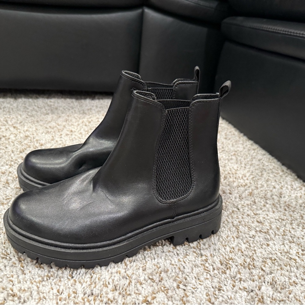 Black Leather Chelsea Boots
